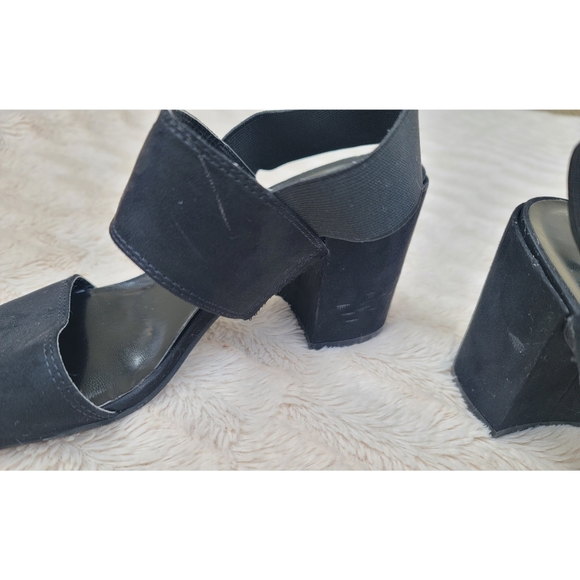 Unisa Audrey Black Block Heel Sandals - Picture 4 of 16